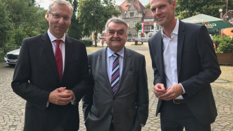 Spannende Diskussionen mit Herbert Reul bei der CDU Mitgliederversammlung Spannende Diskussionen mit Herbert Reul bei der CDU Mitgliederversammlung