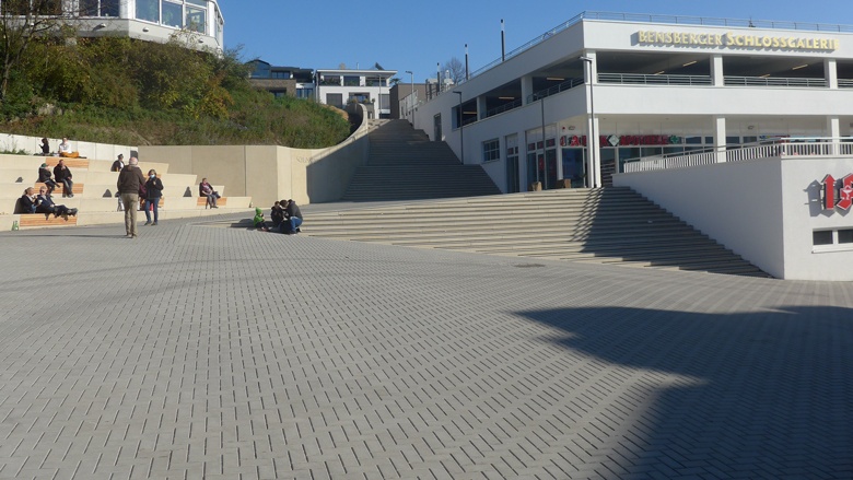 Der neue Platz vor der Schlossgalerie