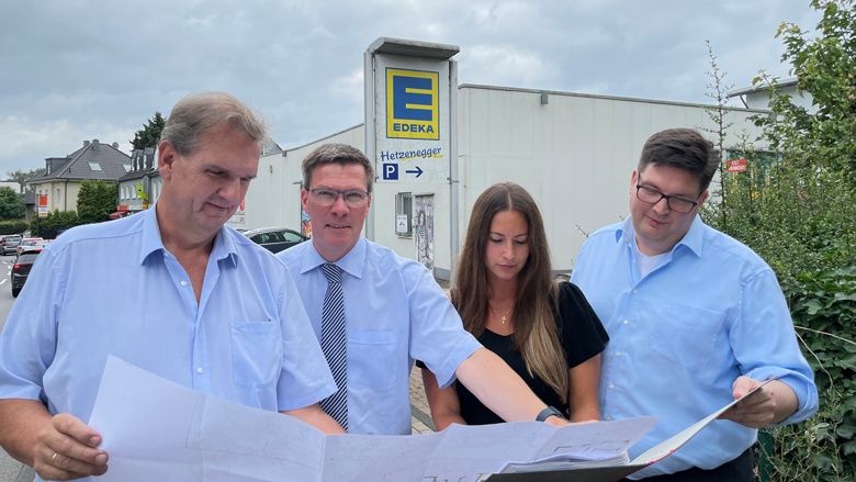 CDU-Ortsverbandsmitglieder informieren den Landrat über die Pläne