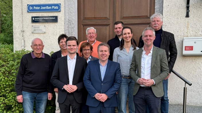 Der neue Ortsverbandsvorstand mit Parteichef Thomas Hartmann